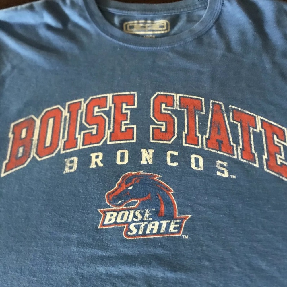 Boise State Broncos shirt large